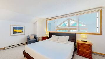 3 chambres, fer et planche à repasser, Wi-Fi, draps fournis