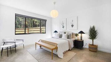 3 bedrooms, iron/ironing board, free WiFi, bed sheets