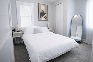 Room - Game Room + Pool Table - Near Lake & Airport & DT (Milwaukee)