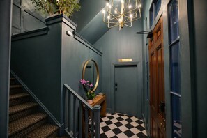 Interior - 1839 Luxury Suite Walk to OTR & Convention Center (Cincinnati)