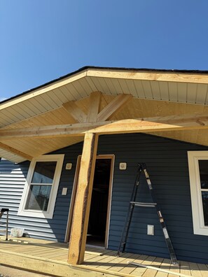 Exterior - Happy Acre of Wolfpen a charming little 2 bed 1 bath home (Mena)