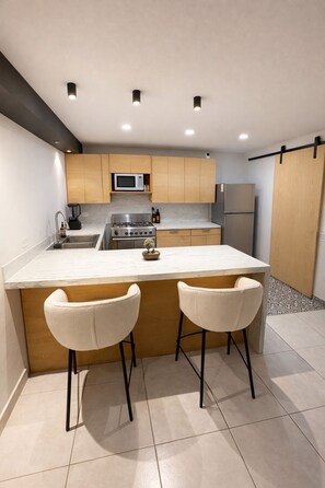 Private kitchen - 1 Practical stay 5 min from airport perfect for early flights / late arrivals (San José del Cabo)