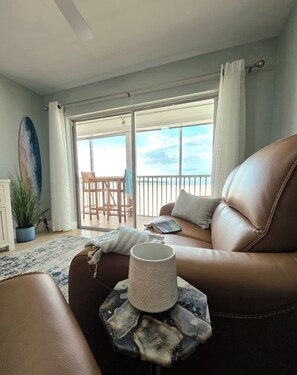 Smart TV, stereo - Ocean Vibes 2 BR, beachfront condo, endless shore/ocean views, steps to the sand (Fort Myers Beach)