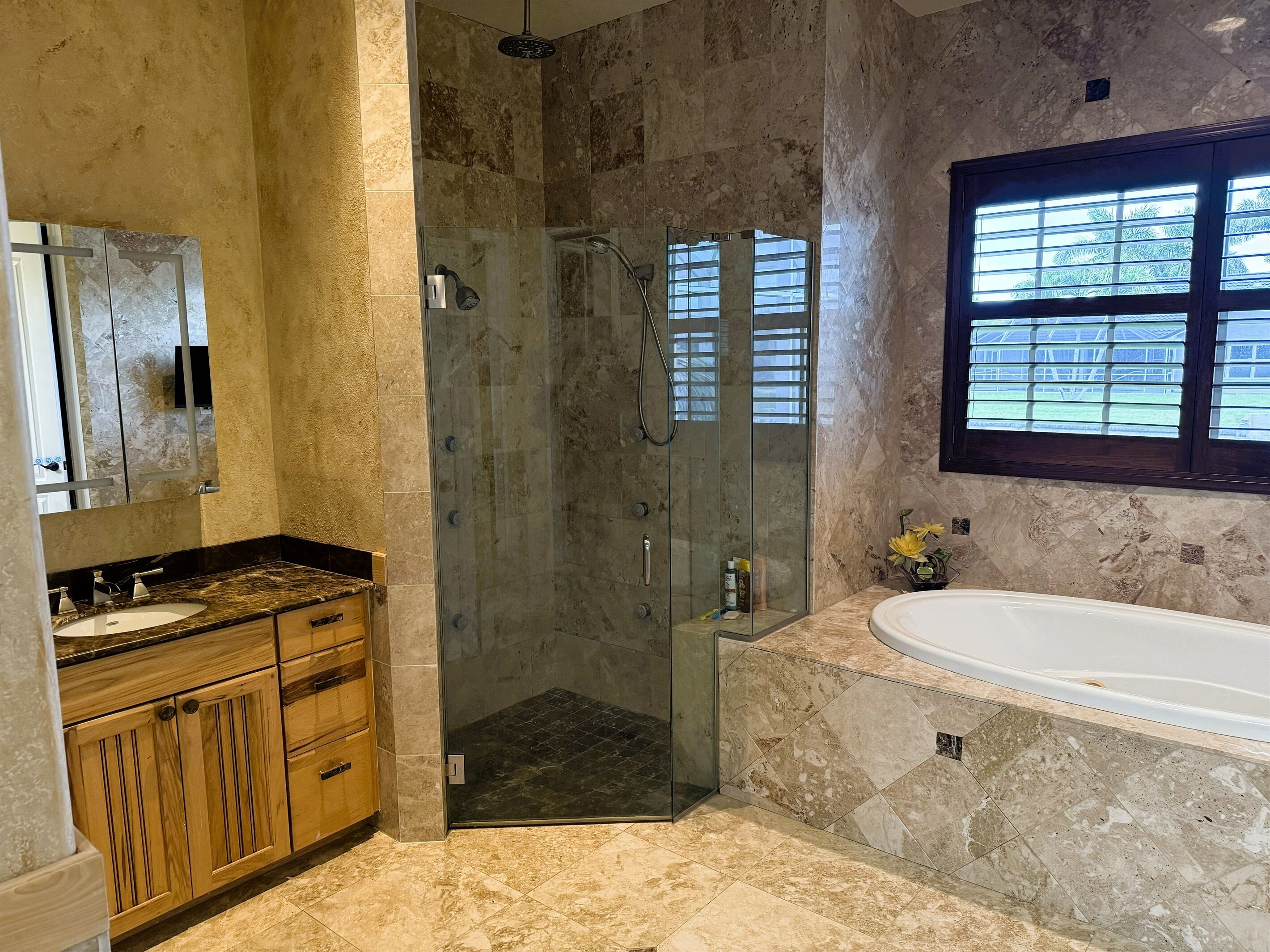 Shower, jetted bath, hair dryer, towels