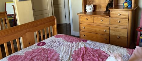 4 chambres, bureau, fer et planche à repasser, Wi-Fi gratuit