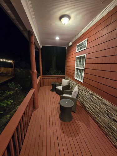 Beautiful 3-bedroom bed & breakfast in enjoyable Covington with AC
