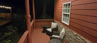 Beautiful 3-bedroom bed & breakfast in enjoyable Covington with AC