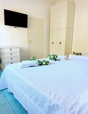 2 Schlafzimmer, Zimmersafe, Schreibtisch, Reisekinderbett