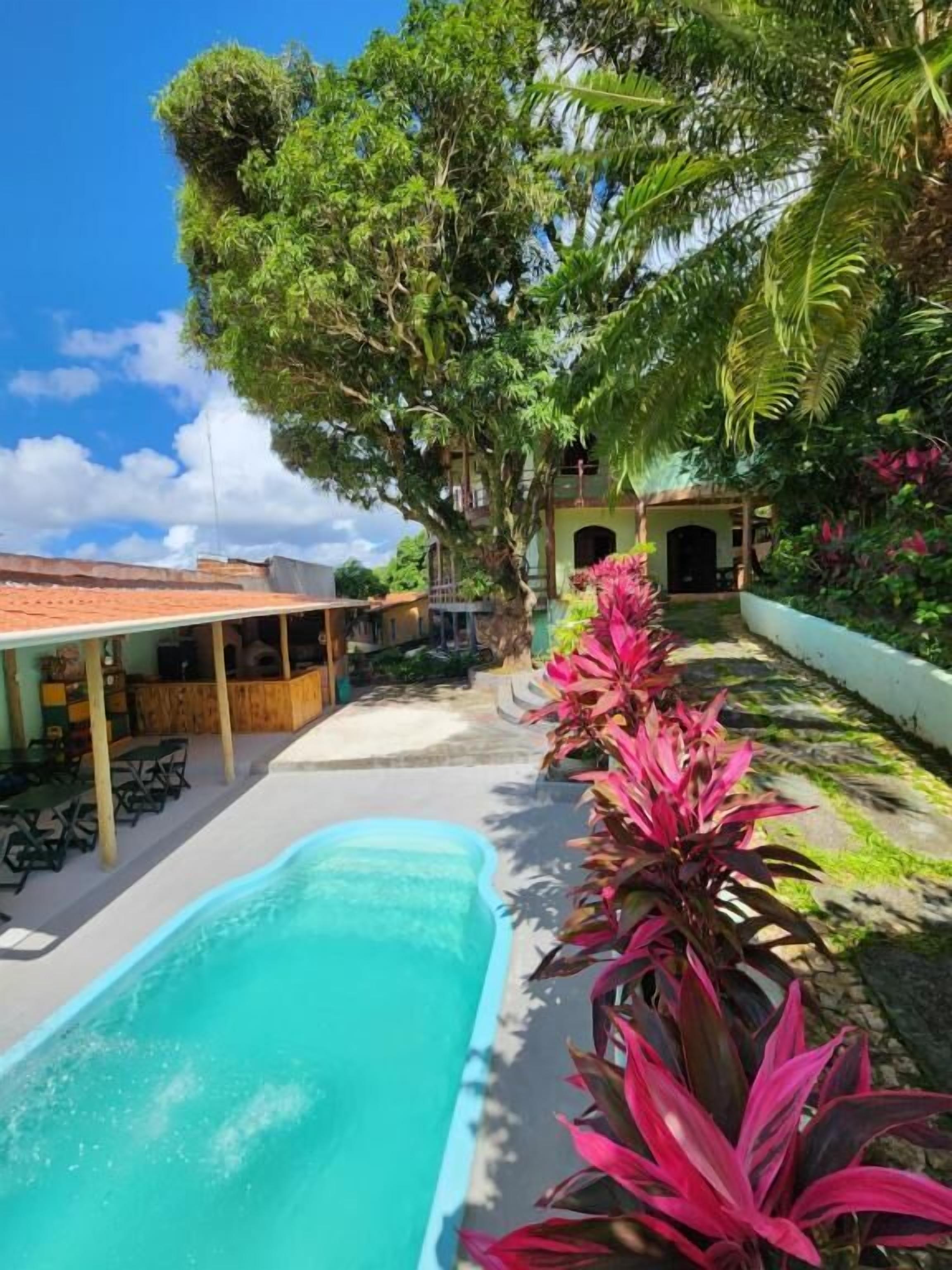 Suíte luxo, sacada, vista para o mar | Piscina | Piscina externa