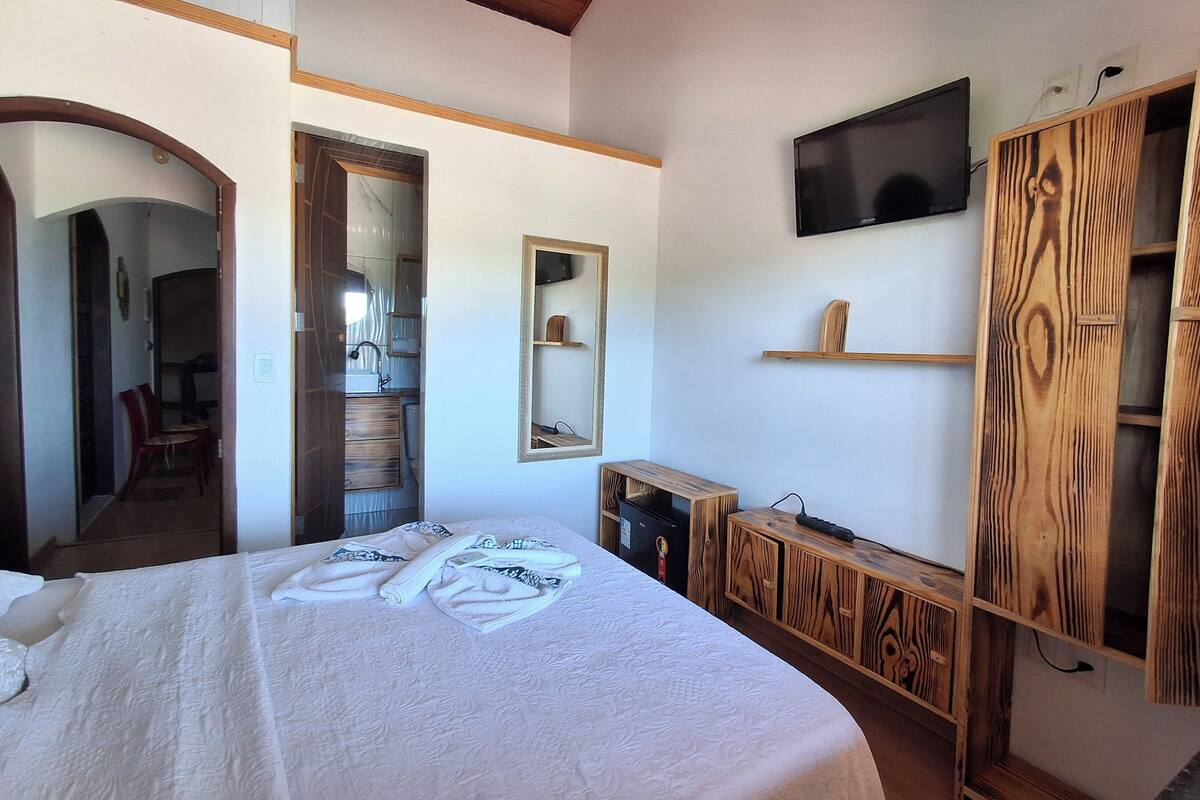 Phòng Suite Deluxe, quang cảnh biển | Bàn ủi/dụng cụ ủi quần áo