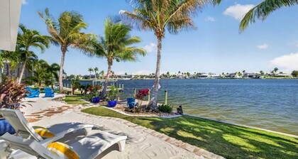 Manatee Lake- Heated Pool & Spa with Kayaks, Paddle Boards, Games, Fun and SUN!
