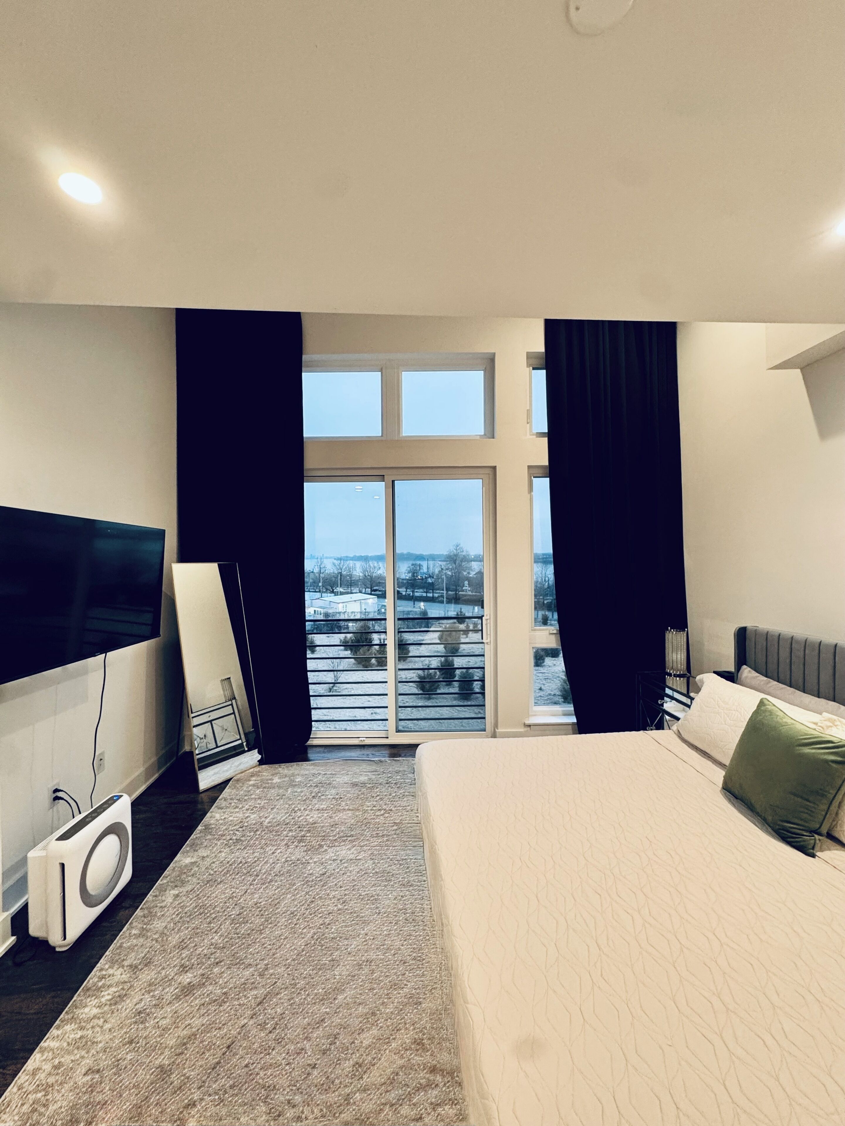 4 slaapkamers, een bureau, een strijkplank/strijkijzer, gratis wifi