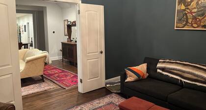 City Dweller - Pure Charm 3-bedroom house in Kansas City