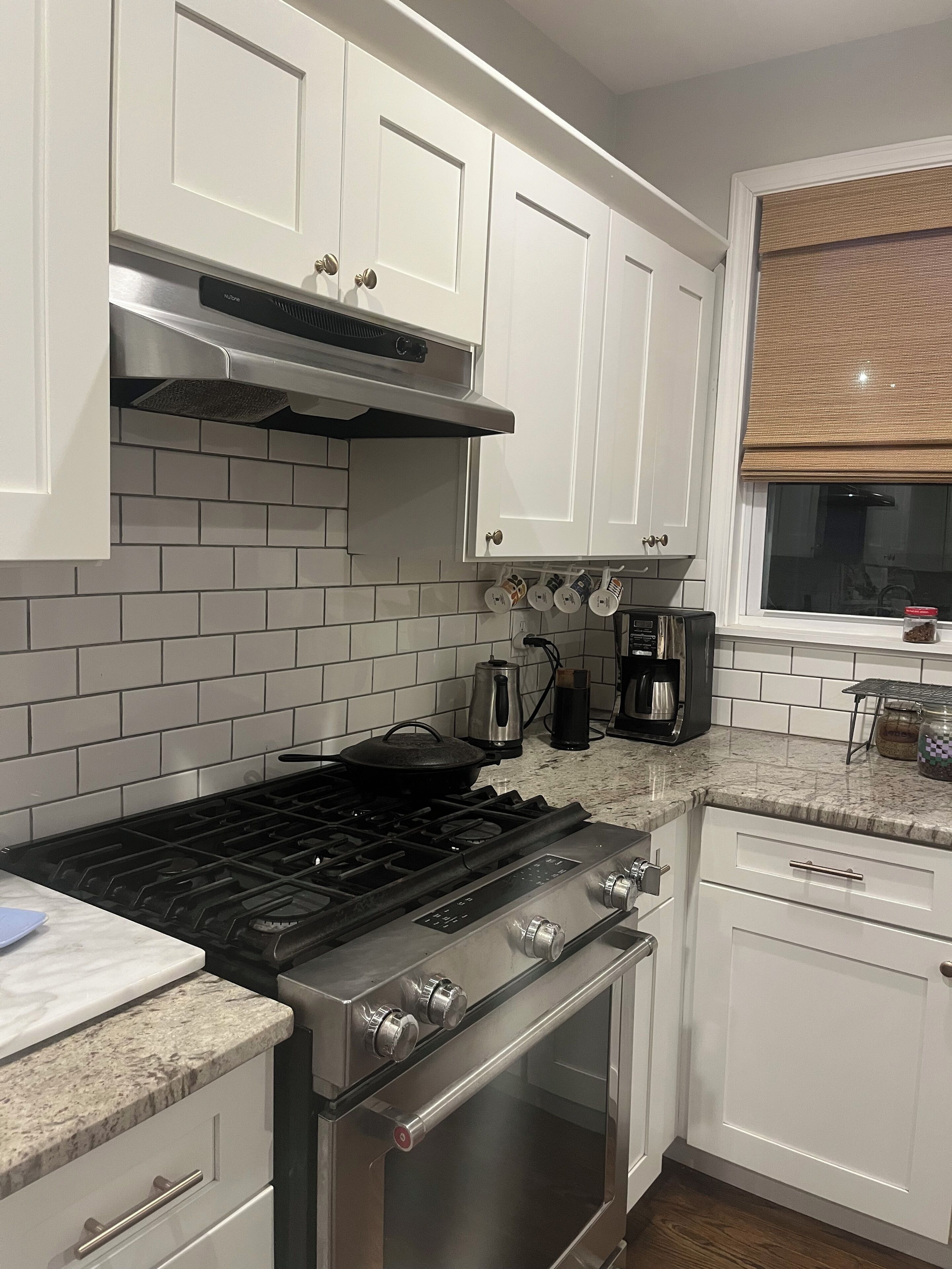 Fridge, stovetop, dishwasher, coffee/tea maker
