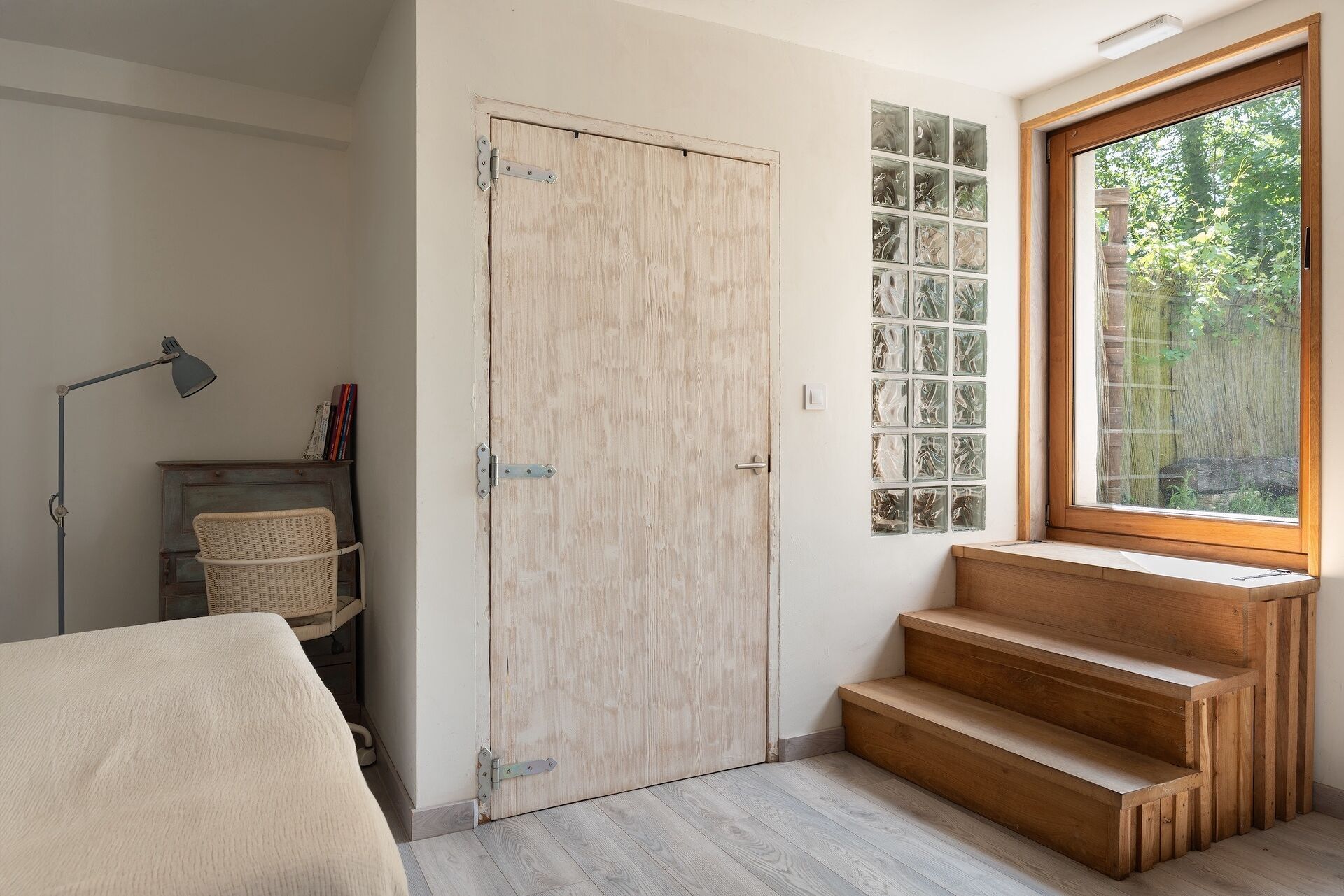 5 Schlafzimmer, Bügeleisen/Bügelbrett