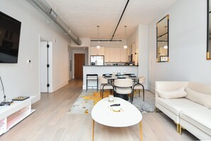 Smart TV - Luxe 1BR Retreat Minutes to NYC With High-End Finishes (Jersey City)