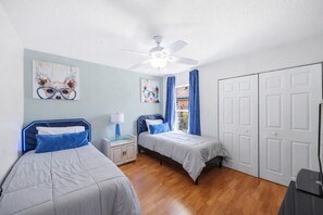 4 Schlafzimmer, Bügeleisen/Bügelbrett, kostenloses WLAN, Bettwäsche