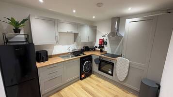 Apartment, 2 Bedrooms, Accessible | Laundry