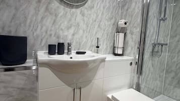 Apartment, 2 Bedrooms, Accessible | Bilik Mandi