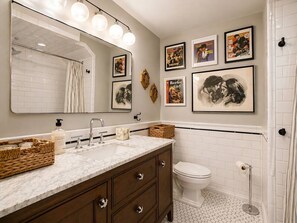 Hair dryer - The Estelle Walk to OTR, Convention Center and All (Cincinnati)