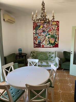 Dining - Villa Linda Casa Grande x 9 (Giardini Naxos)