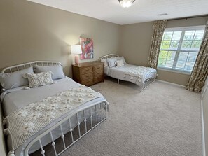 4 Schlafzimmer, Bügeleisen/Bügelbrett, kostenloses WLAN, Bettwäsche