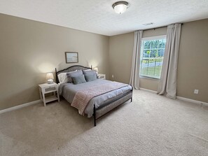 4 bedrooms, iron/ironing board, free WiFi, bed sheets