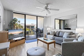 Smart TV - Bright & Beachy One Bedroom Condo with Heated Pool, Hot Tub & Spa-like Sauna! 🌊 (Cape Canaveral)