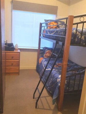 Desk, iron/ironing board, travel cot, WiFi