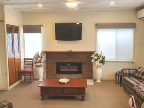 TV, fireplace