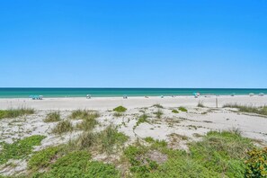 Oceanfront Views - Anna Maria Island Club Unit 38 (Bradenton Beach)