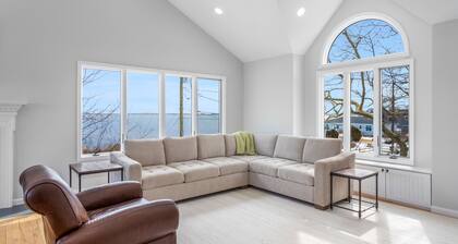 Open Bayfront! 4-bedroom house tranquil Bayfront home minutes from Shinnecock!