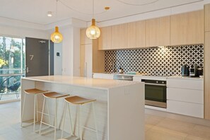 Fridge, microwave, oven, stovetop - Serene Noosa Hideaway Views, Pool & Walk to Beach (Noosa Region)