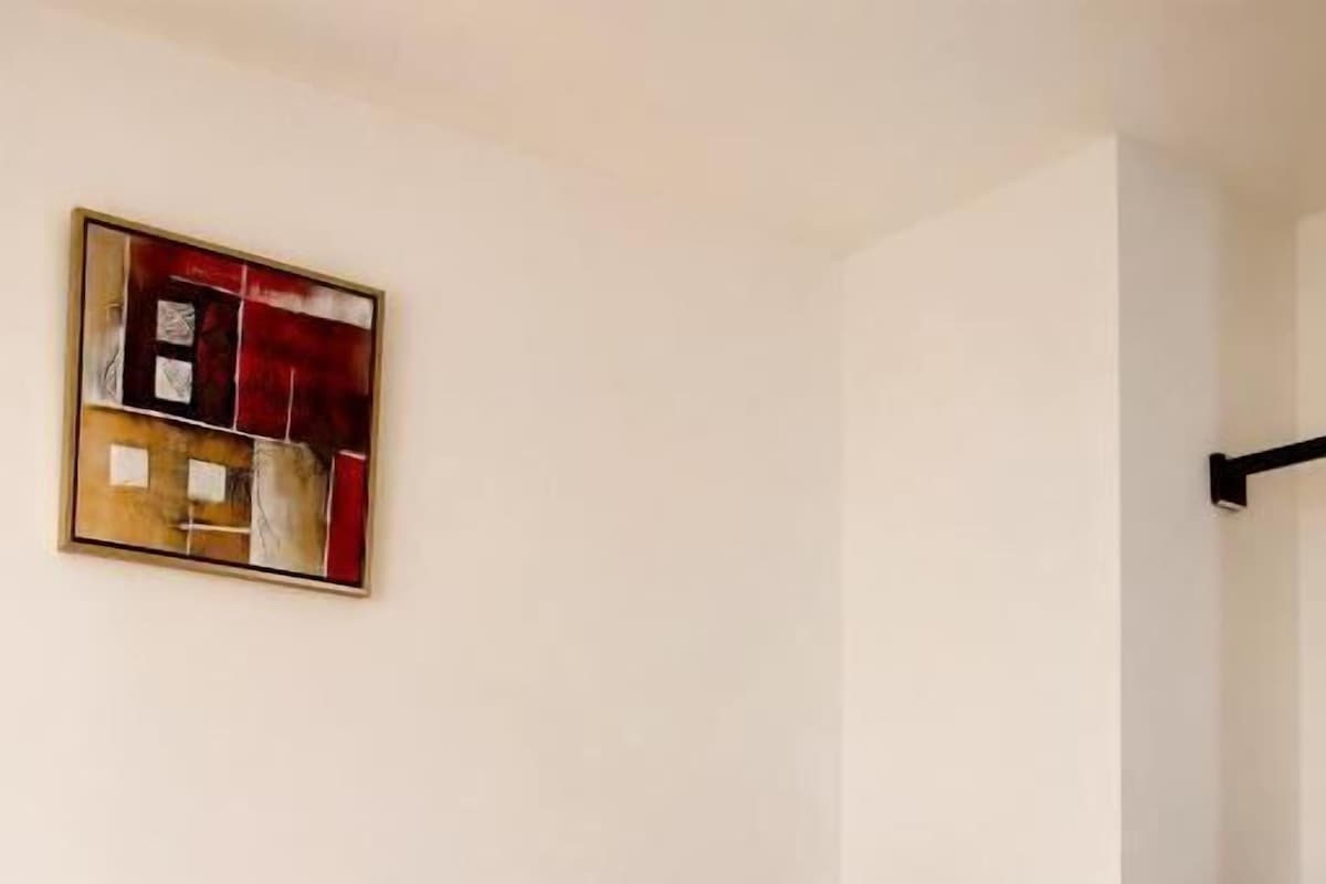 Habitación doble, balcón, vistas a la ciudad | Wifi gratis
