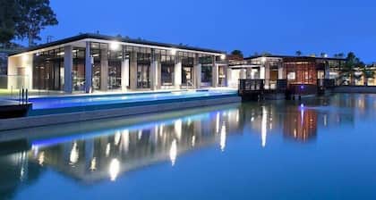 Bright, Spacious Noosa Family Home