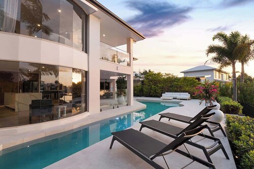 Luxurious Impeccably Styled Waterfront Noosa Home