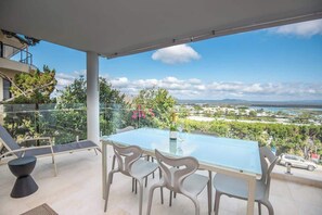 Outdoor dining - "The Outlook" Views, Pool & Walk to Main Beach (Noosa Region)