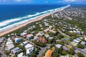Beach - Coastal Cool Luxury Sunshine Duplex, Heated Pool (Noosa Region)
