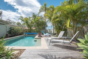Pool - Noosa Sunrise - Pet-friendly with Pool (Noosa Region)
