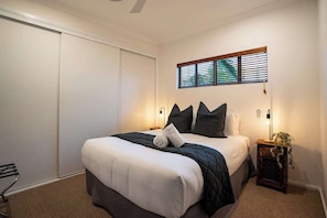 5 Schlafzimmer, Bügeleisen/Bügelbrett, WLAN, Bettwäsche