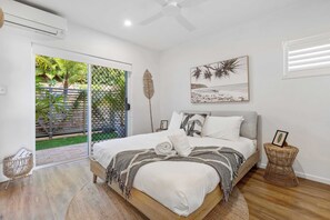 3 bedrooms, iron/ironing board, travel cot, WiFi - Sophisticated, Stylish Beachside Apartment w/ Pool (Noosa Region)