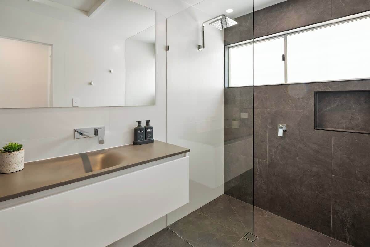 Shower, hair dryer, shampoo