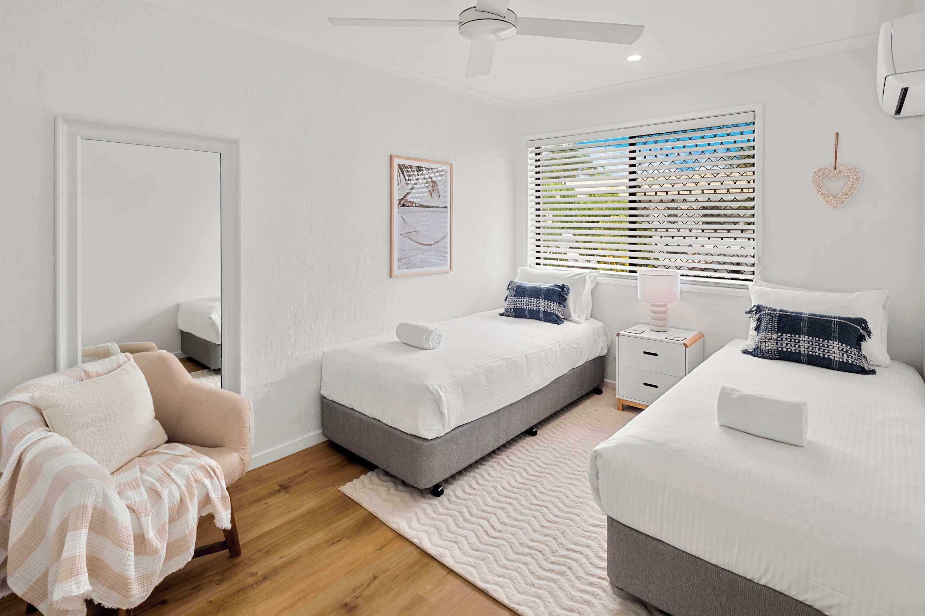 2 bedrooms, iron/ironing board, WiFi, bed sheets