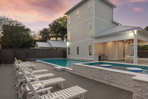 House (Multiple Bedrooms) | Front of property