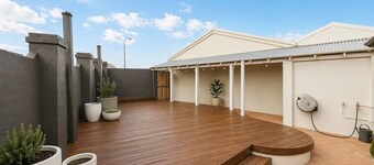 West Beach Holiday Home