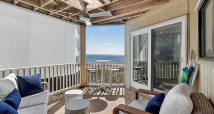 201 G Port O Call by Avantstay Coastal Condo + Ocean View Shared Pool + Short Walk to Beach