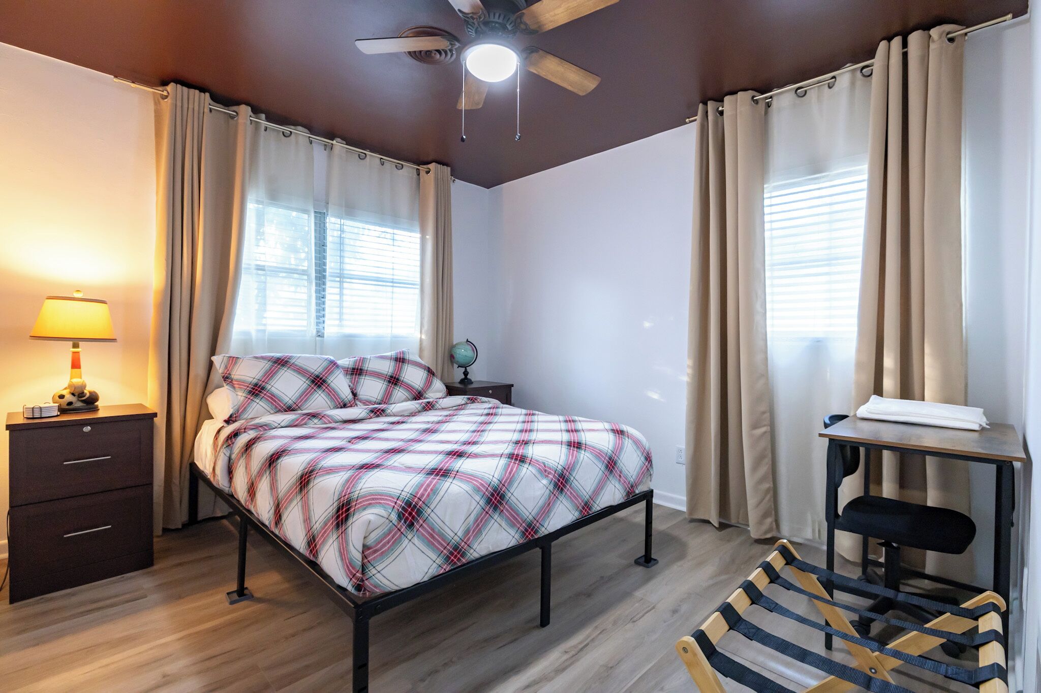 3 bedrooms, desk, iron/ironing board, WiFi