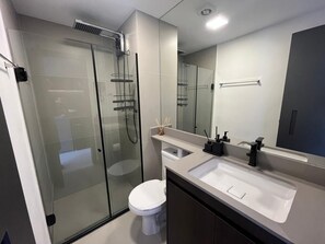 Apartamento básico | Banheiro