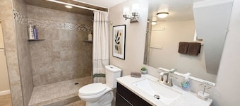 Sugarhouse Retreat - Walk to Shops + Parks - Cozy Home w/ Private Yard