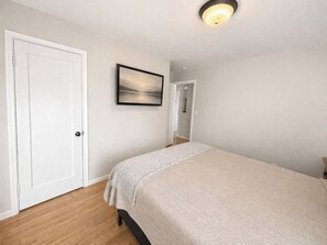 3 habitaciones, escritorio, tabla de planchar con plancha y wifi gratis 